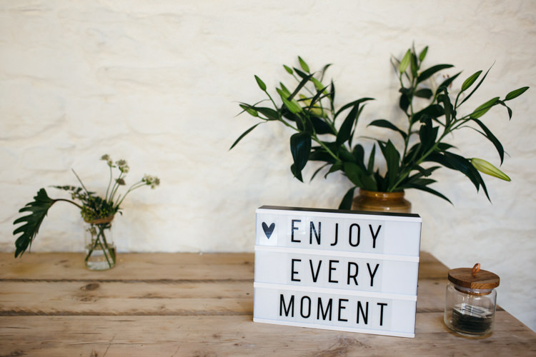 Light Box Sign Minimal Botanical Copper Greenery Wedding http://www.frecklephotography.co.uk/