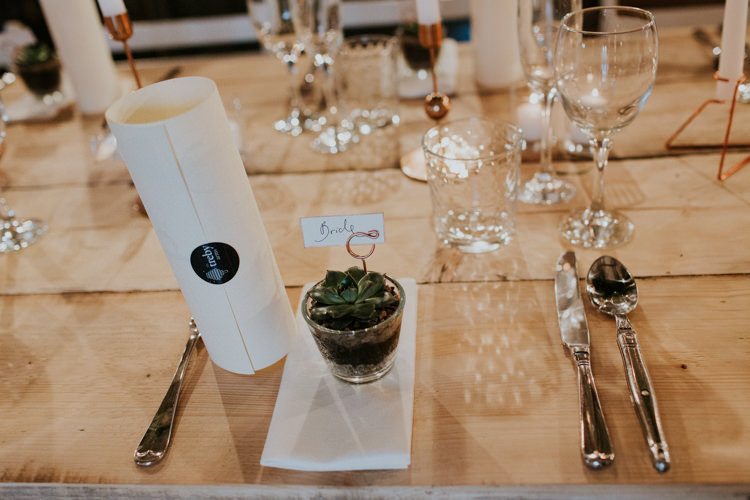 Minimal Botanical Copper Greenery Wedding http://www.frecklephotography.co.uk/