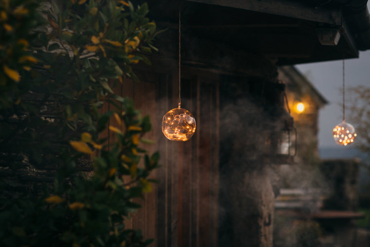 Hanging Tea Lights Minimal Botanical Copper Greenery Wedding http://www.frecklephotography.co.uk/