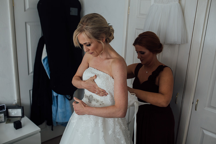 Stylish Lakeside City Wedding http://www.struthphotography.com/