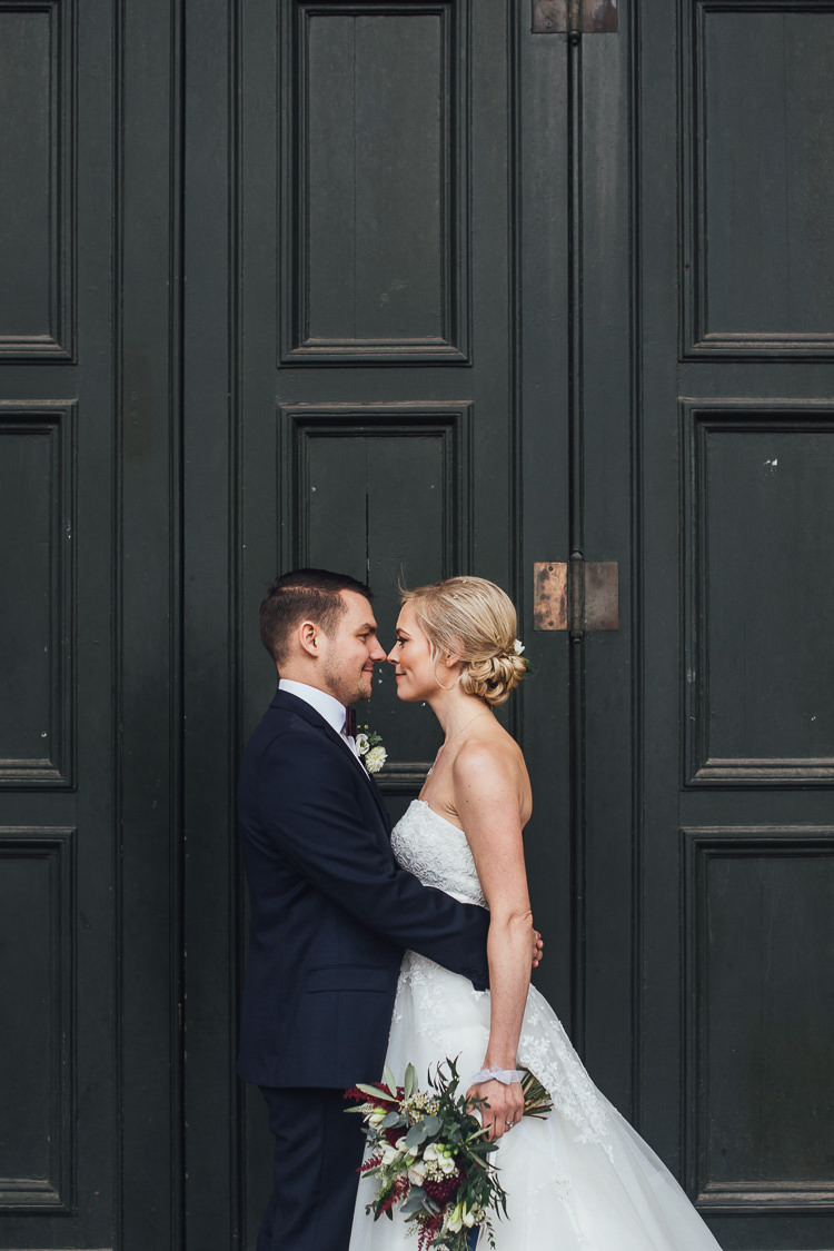 Stylish Lakeside City Wedding http://www.struthphotography.com/