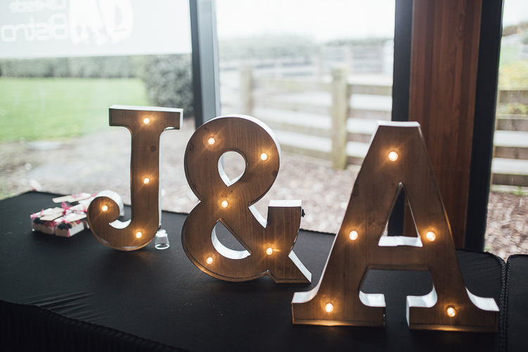 Stylish Lakeside City Wedding http://www.struthphotography.com/