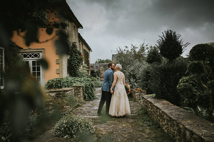 Colourful Quirky Down To Earth Wedding http://jenmarino.com/