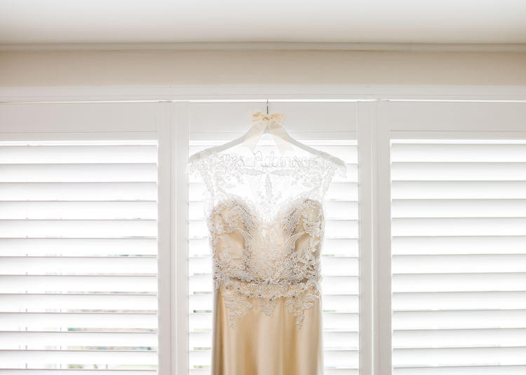 Elegant Unique Pale Pink Tipi Wedding http://holliecarlinphotography.com/