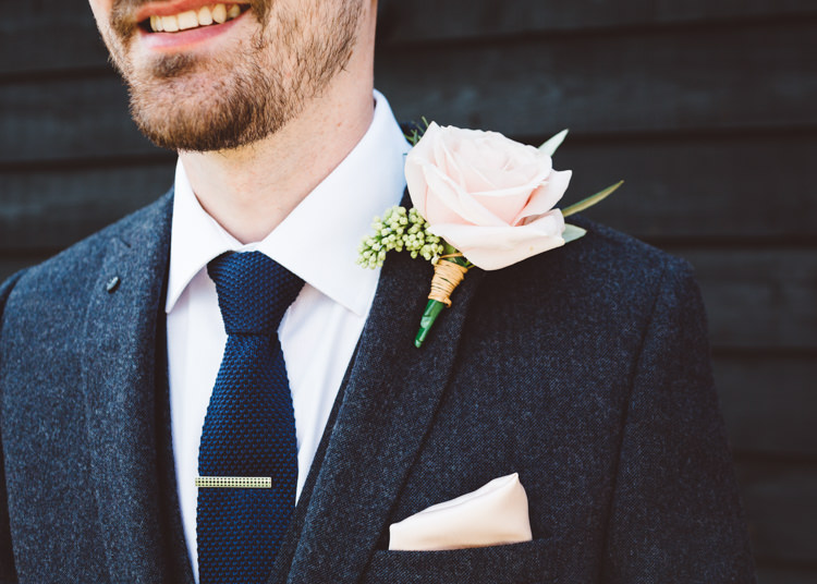 Elegant Unique Pale Pink Tipi Wedding http://holliecarlinphotography.com/