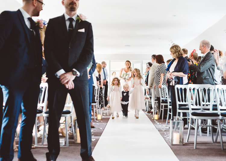 Elegant Unique Pale Pink Tipi Wedding http://holliecarlinphotography.com/