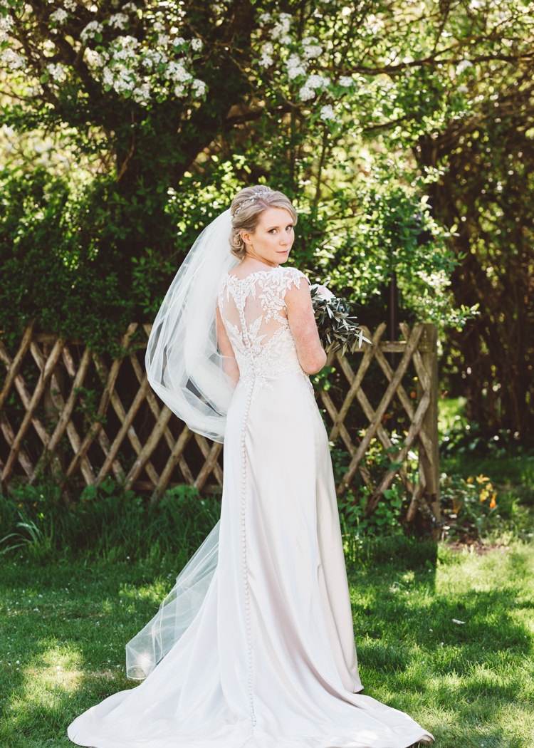 Elegant Unique Pale Pink Tipi Wedding http://holliecarlinphotography.com/
