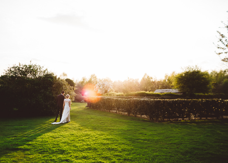 Elegant Unique Pale Pink Tipi Wedding http://holliecarlinphotography.com/