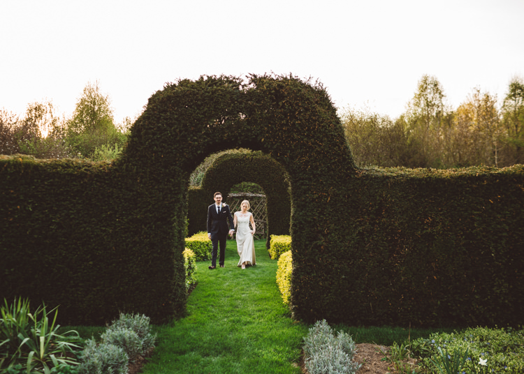 Elegant Unique Pale Pink Tipi Wedding http://holliecarlinphotography.com/