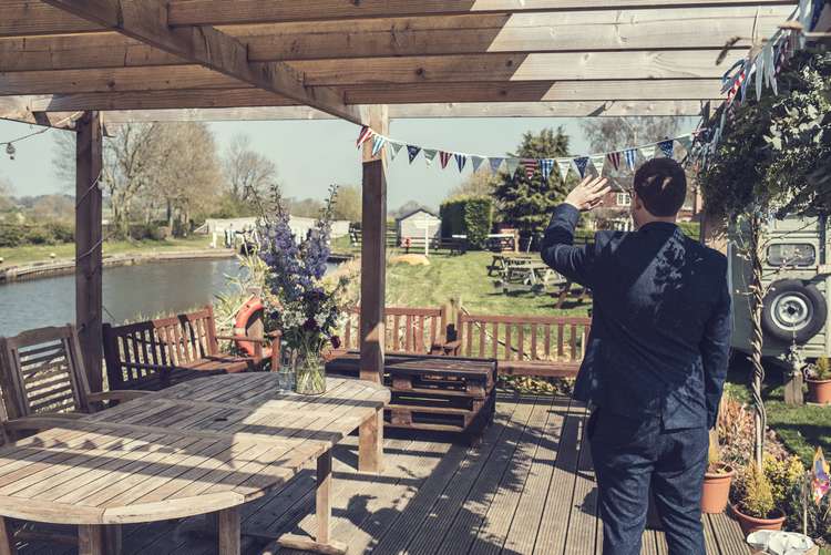 Quirky Seaside Farm Wedding http://www.thomasthomasphotography.co.uk/