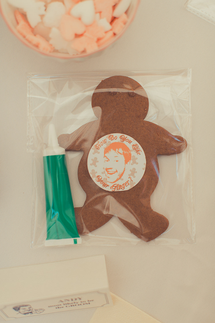 Gingerbread Favour Whimsical Countryside Yurt Wedding http://jamesgreenphotographer.co.uk/