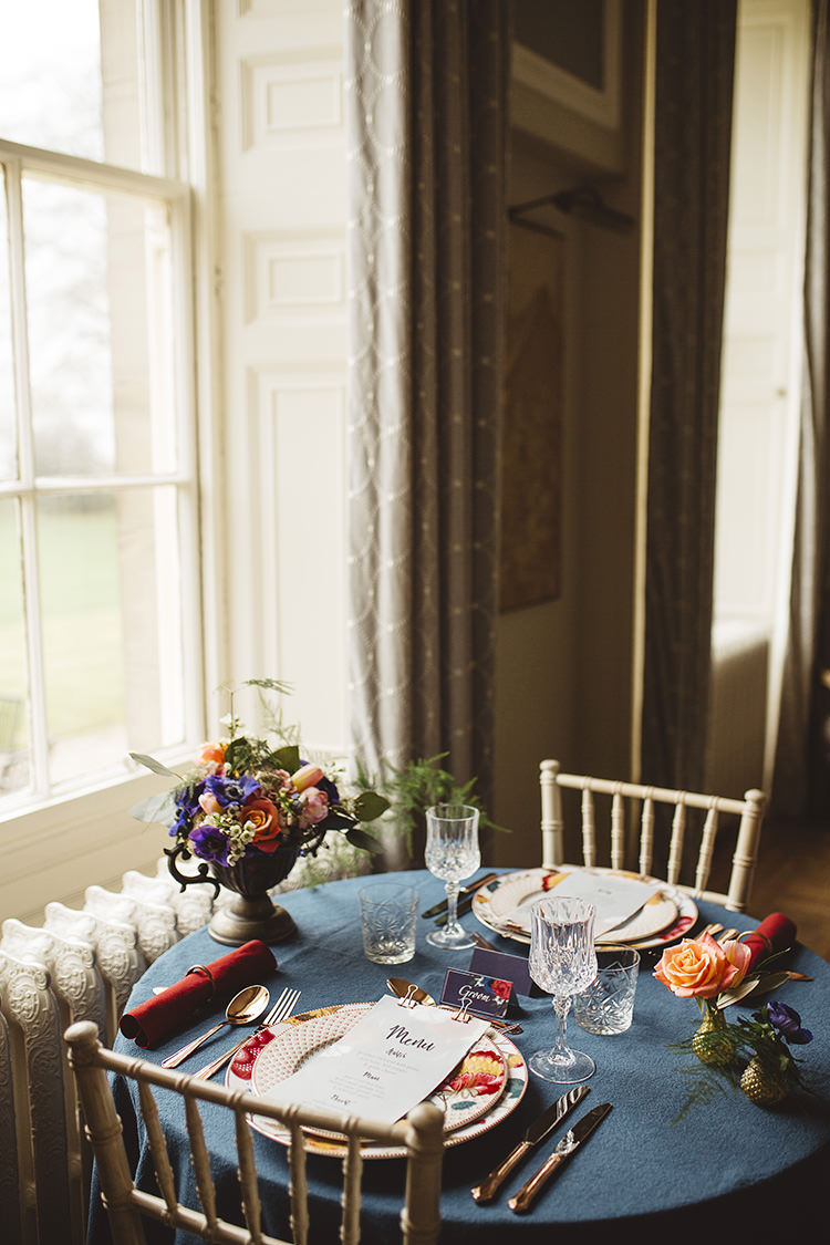 Tablescape Classic Blue Pink Place Setting Dutch Masters Wedding Inspiration https://www.kindredphotography.co.uk/