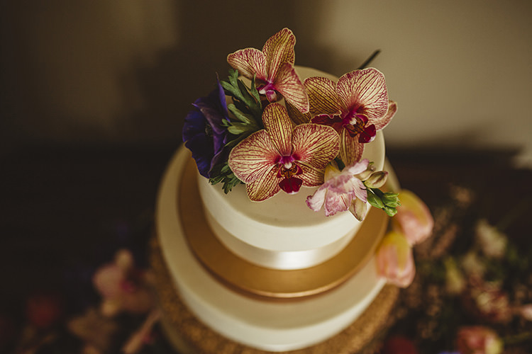 Cake Topper Flowers Dutch Masters Wedding Inspiration https://www.kindredphotography.co.uk/