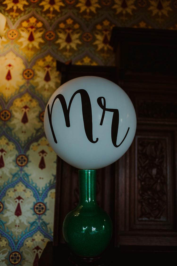 Mr Balloon Modern Calligraphy 1920s Speakeasy Country House Glamour Wedding https://www.bearscollective.com/