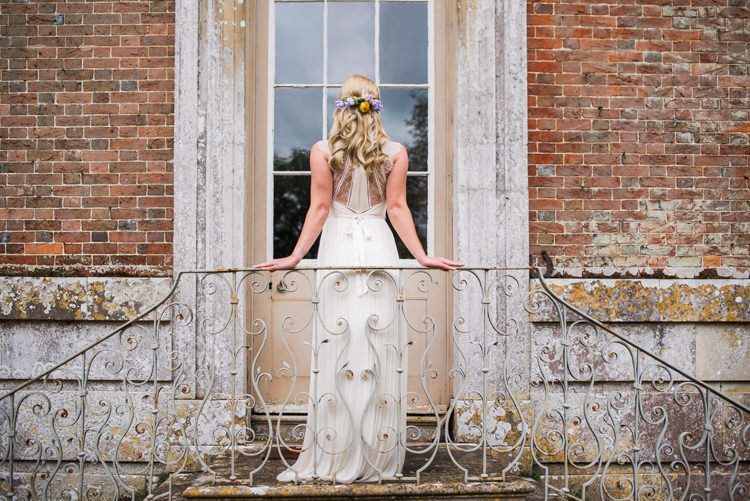 First Look Wedding Ideas Country Estate Garden http://annamorganphotography.co.uk/