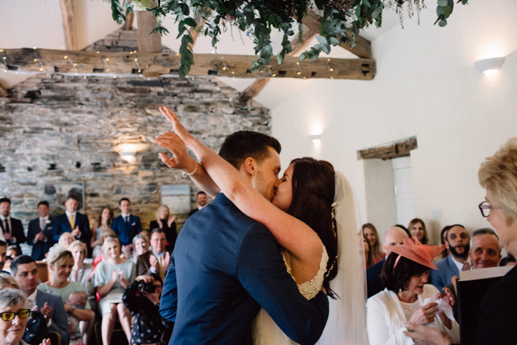 Delightfully Stylish Spring Wedding in the Lake District http://jamiedunnphotography.com/