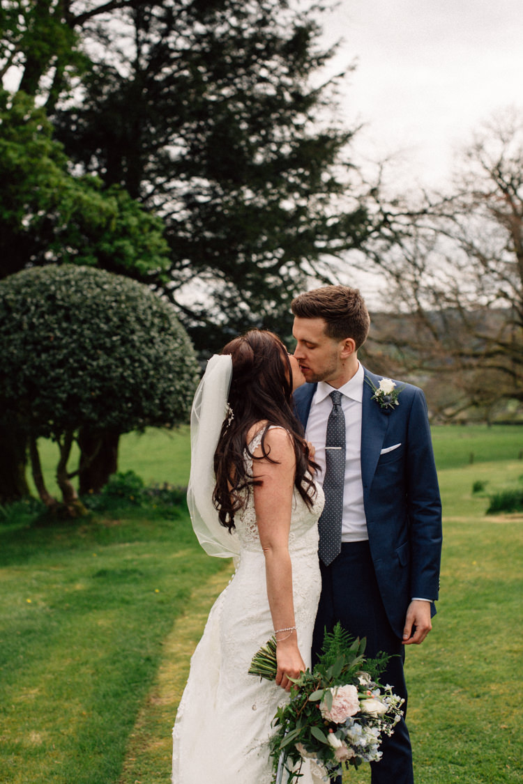 Delightfully Stylish Spring Wedding in the Lake District http://jamiedunnphotography.com/