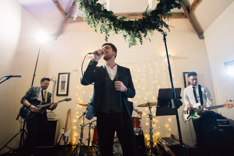 Delightfully Stylish Spring Wedding in the Lake District http://jamiedunnphotography.com/