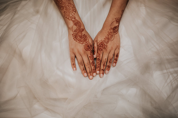 Mehndi Modern Jewel Tone Asian Fusion Wedding Ideas http://liannegrayphotography.com/