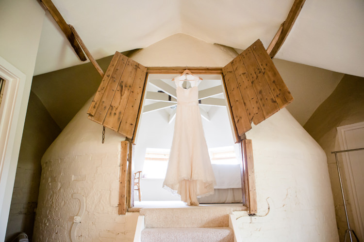 Pretty Relaxed Lavender Country Wedding http://www.lydiastampsphotography.com/