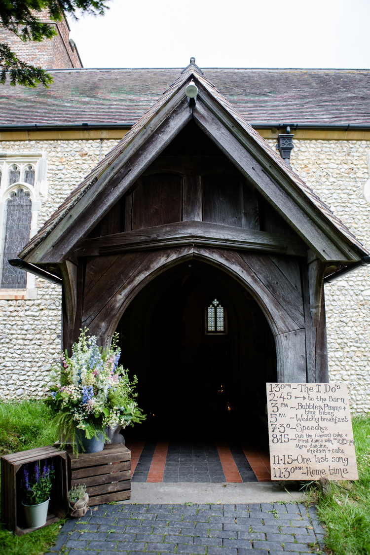 Wooden Crate Lavender Hessian Twine Flowers Floral Foliage Stocks Foxglove Pastel Steel Pail Bucket Order Of Day Timings Board Sign Pretty Relaxed Lavender Country Wedding http://www.lydiastampsphotography.com/