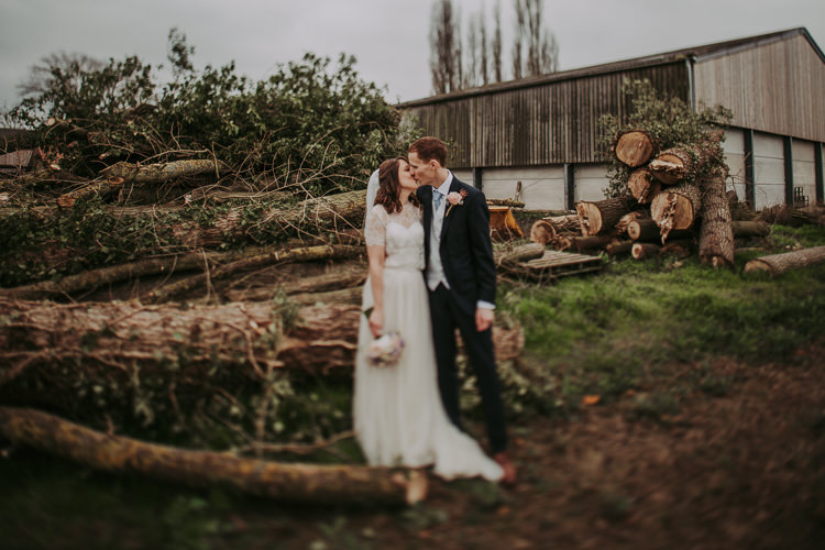 Rustic Charm Contemporary Pastel Barn Wedding http://www.bloomweddings.co.uk/