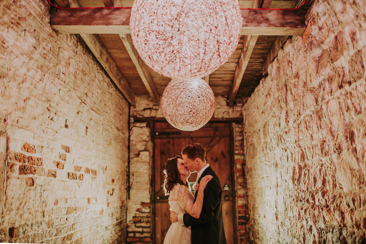 Rustic Charm Contemporary Pastel Barn Wedding http://www.bloomweddings.co.uk/