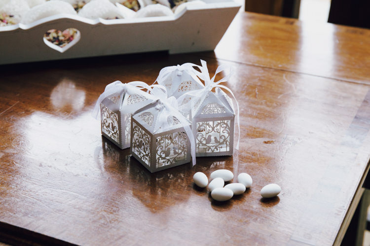 Relaxed Bohemian Spring Barn Wedding http://emilytylerphotography.com/