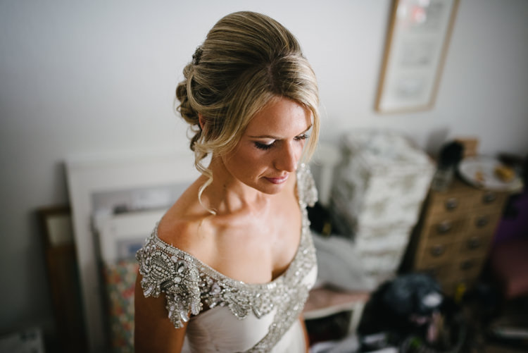Rustic DIY Wedding at Home in the Peak District http://www.peakography.co.uk/