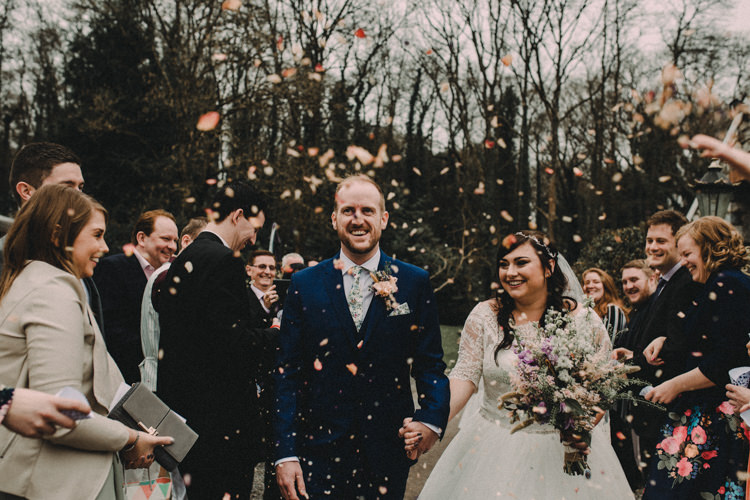 Confetti Throw Woodland Lavender Spring Country Wedding http://www.carlablainphotography.co.uk/