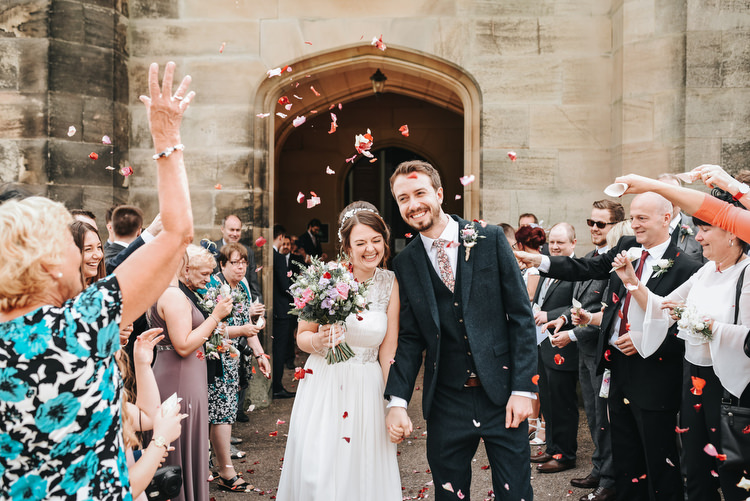 Confetti Throw Bride Groom Crafty Fun Budget Friendly Wedding https://www.pearbearphotography.com/