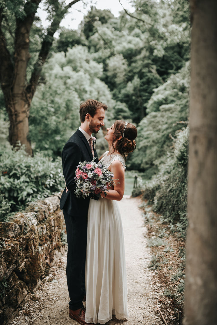 Crafty Fun Budget Friendly Wedding https://www.pearbearphotography.com/