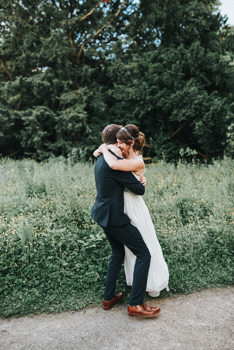 Crafty Fun Budget Friendly Wedding https://www.pearbearphotography.com/