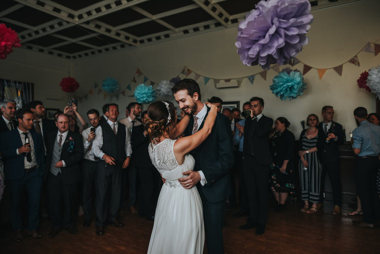 Crafty Fun Budget Friendly Wedding https://www.pearbearphotography.com/