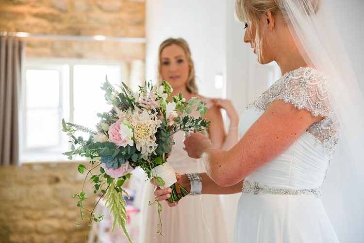 Graceful Walled Garden Wedding http://helenkingphotography.co.uk/