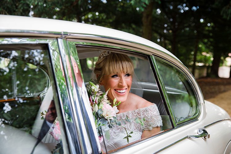 Graceful Walled Garden Wedding http://helenkingphotography.co.uk/