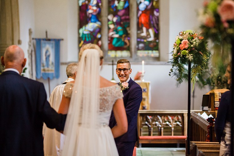 Graceful Walled Garden Wedding http://helenkingphotography.co.uk/