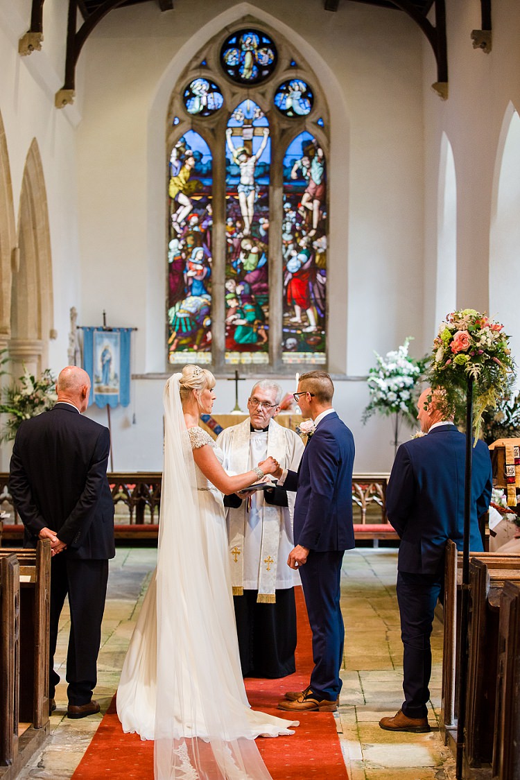 Graceful Walled Garden Wedding http://helenkingphotography.co.uk/