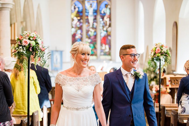 Graceful Walled Garden Wedding http://helenkingphotography.co.uk/