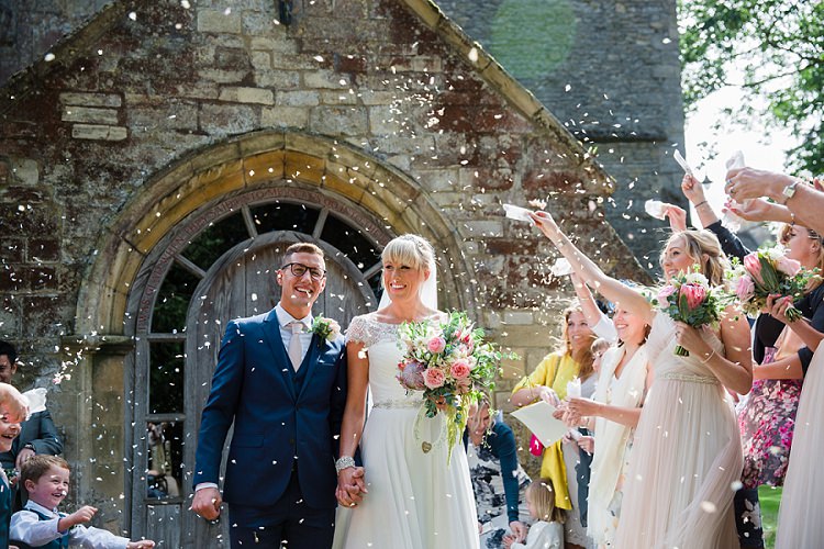 Graceful Walled Garden Wedding http://helenkingphotography.co.uk/