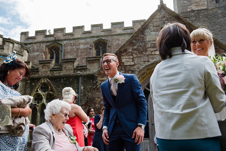 Graceful Walled Garden Wedding http://helenkingphotography.co.uk/