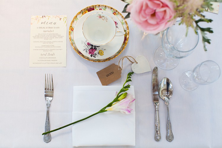 Graceful Walled Garden Wedding http://helenkingphotography.co.uk/