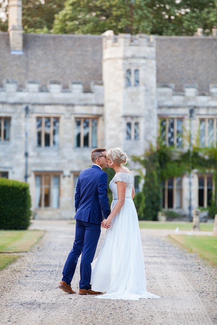 Graceful Walled Garden Wedding http://helenkingphotography.co.uk/
