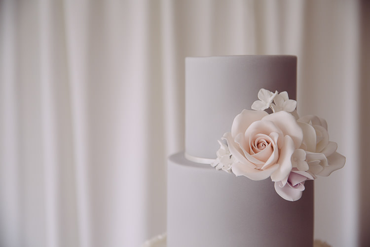 Romantic Soft Pastel Pretty Wedding http://hayleybaxterphotography.com/
