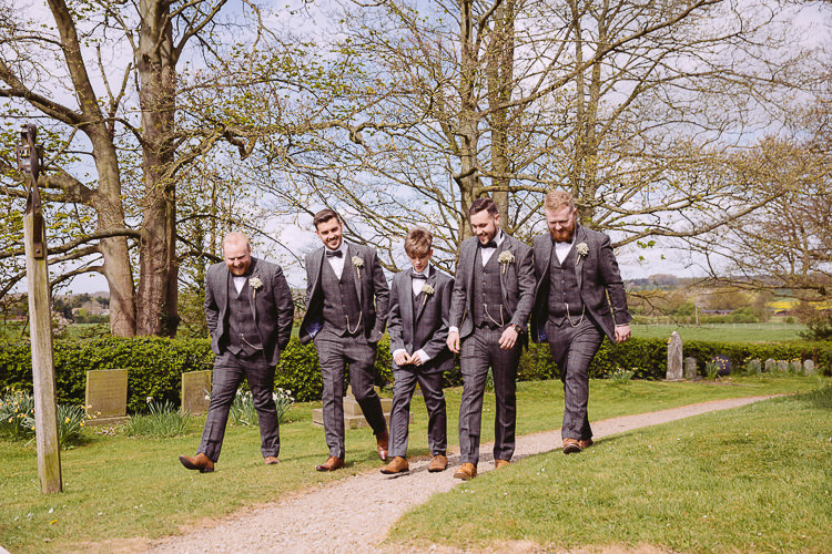 Romantic Soft Pastel Pretty Wedding http://hayleybaxterphotography.com/