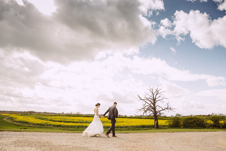 Romantic Soft Pastel Pretty Wedding http://hayleybaxterphotography.com/