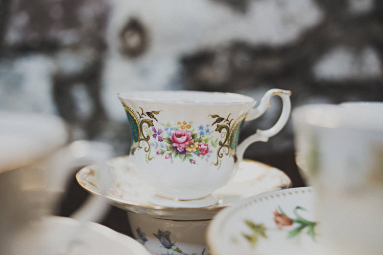 Enchanting Free-Spirited Outdoor Wedding http://www.johnelphinstonestirling.com/