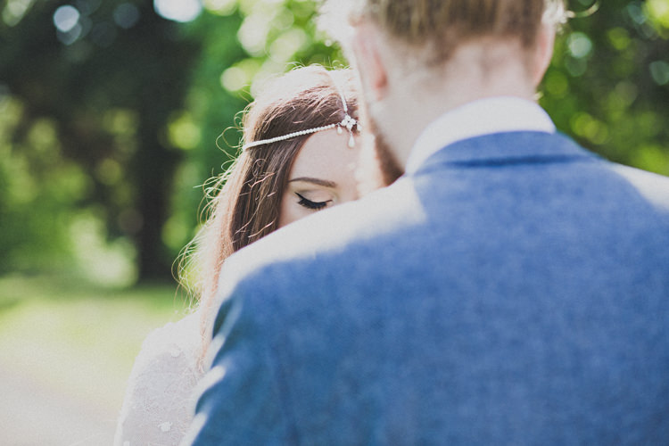 Enchanting Free-Spirited Outdoor Wedding http://www.johnelphinstonestirling.com/