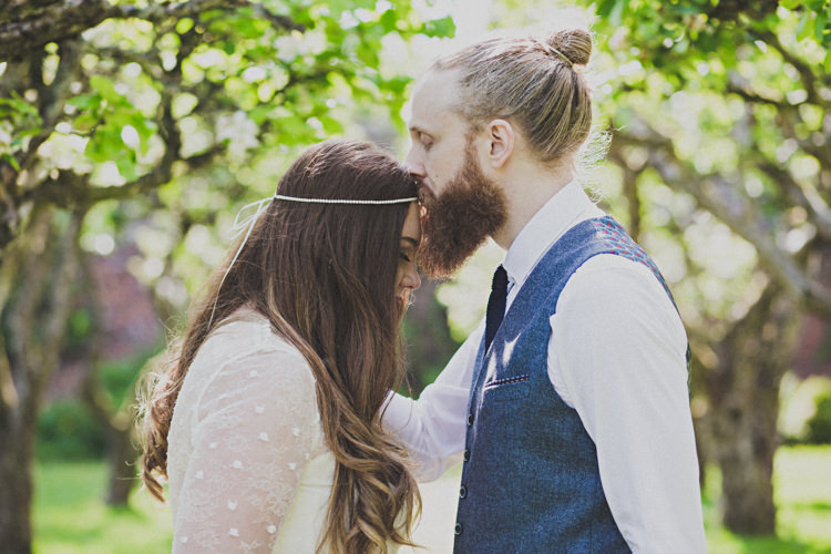 Enchanting Free-Spirited Outdoor Wedding http://www.johnelphinstonestirling.com/