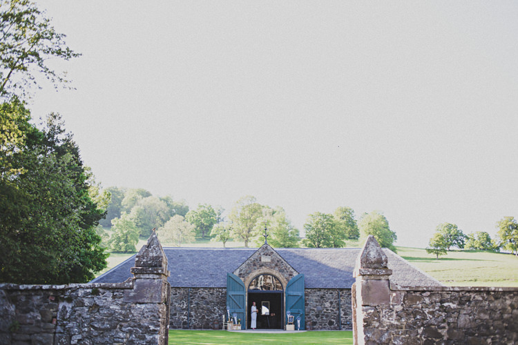 Enchanting Free-Spirited Outdoor Wedding http://www.johnelphinstonestirling.com/